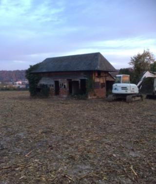 Démolition d'un bâtiment normand sur la commune de Pont Audemer.